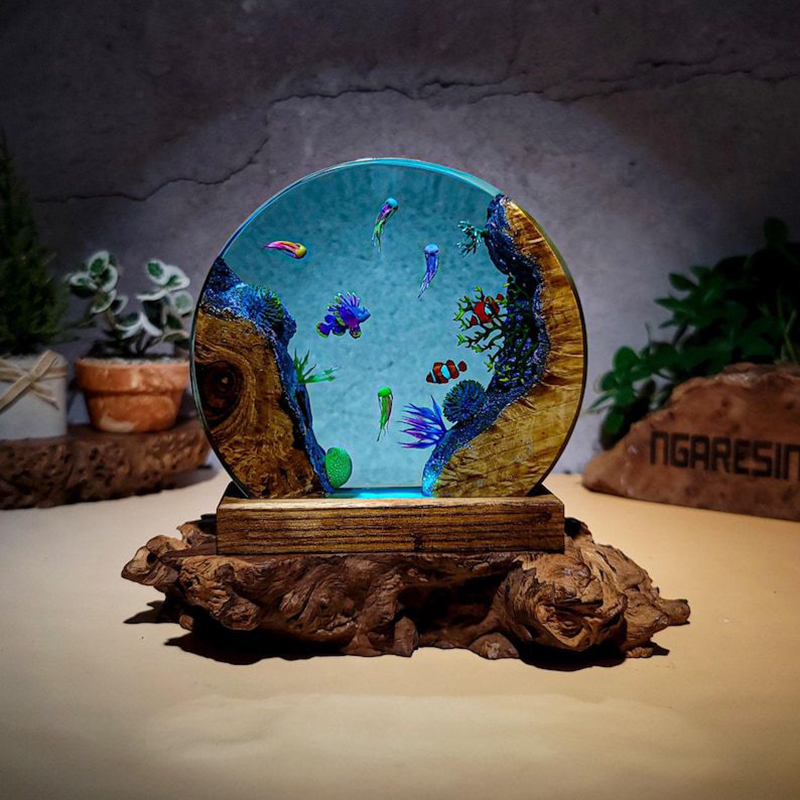 Resin Art Decor - مصباح طاولة من الراتنج بتصميم حيوانات